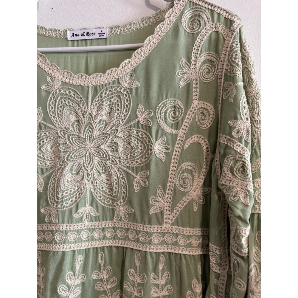 Cottage Ana & Rose Embroidered Boho Blouse Womens L Green Bell Sleeve Scallop - Picture 3 of 7
